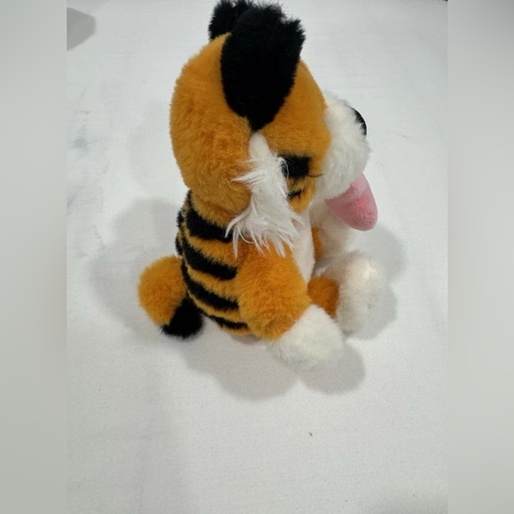 NEW Target Gigglescape 6" Tiger with Heart Plush Toy Valentine's Day - Picture 3 of 4